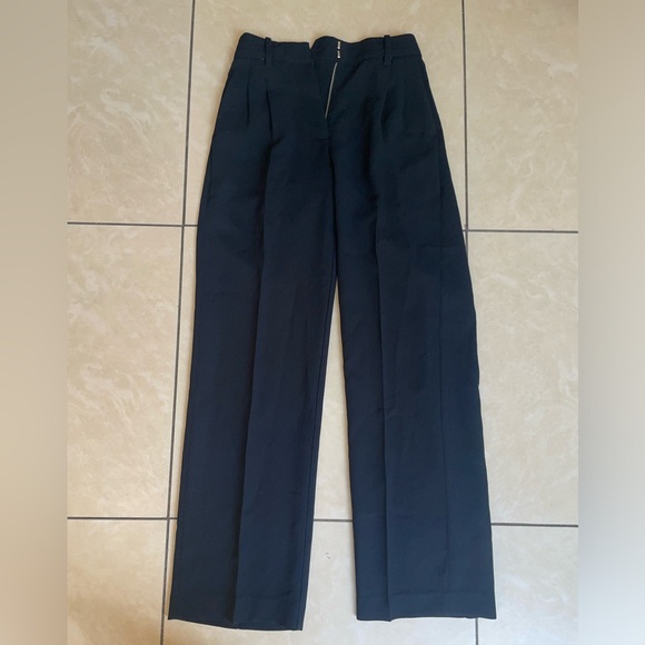 Aritzia Pants - Effortless Aritiza Pants